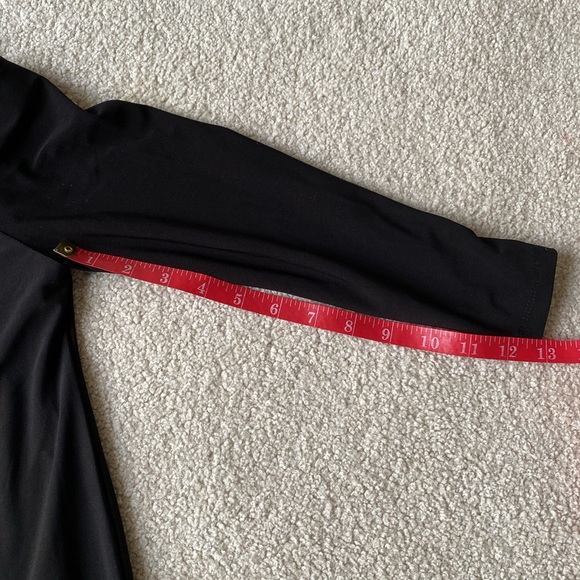 Jones Studio black mini cold shoulder top. - Picture 9 of 10